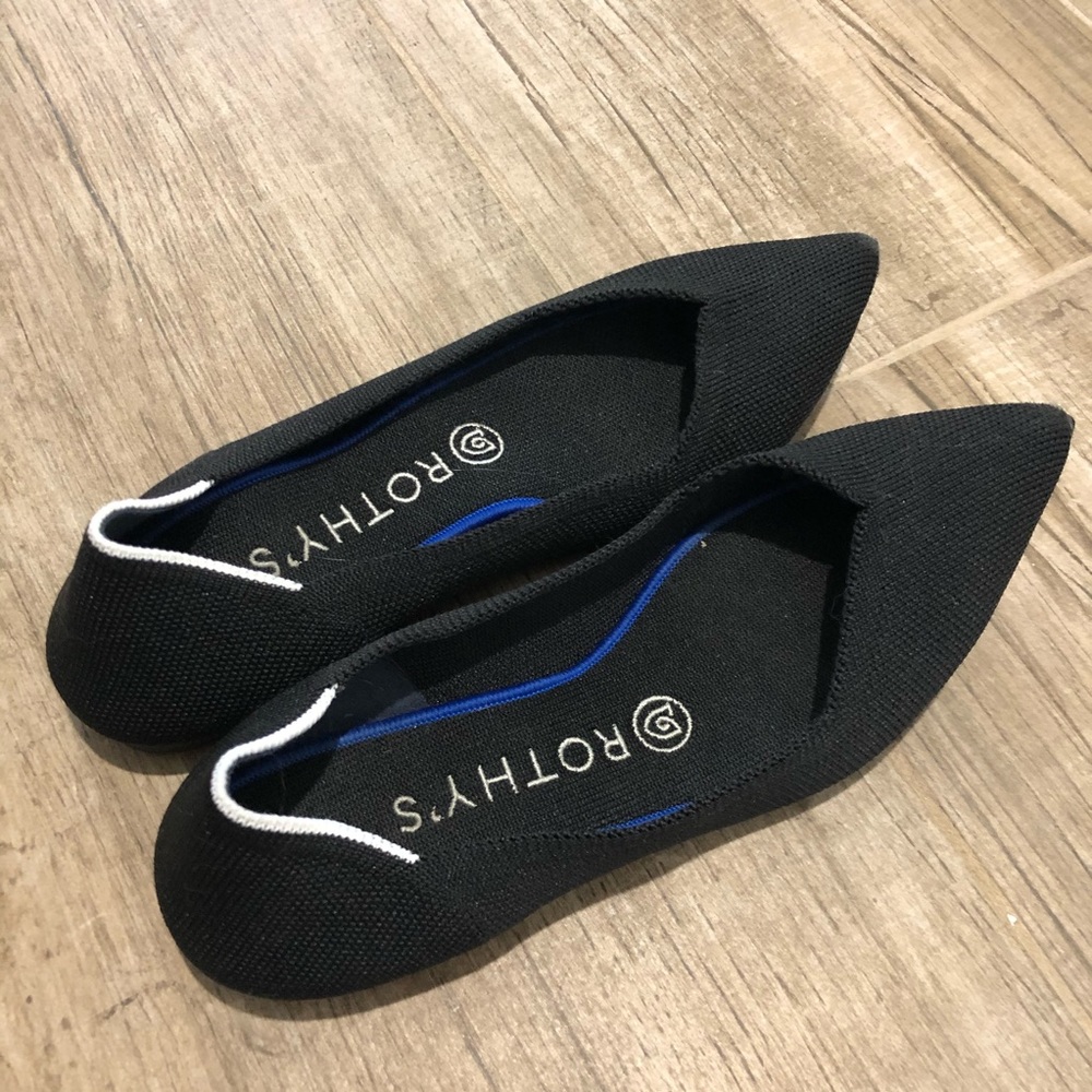 Pointy Toe Black Rothys - Size 7.5